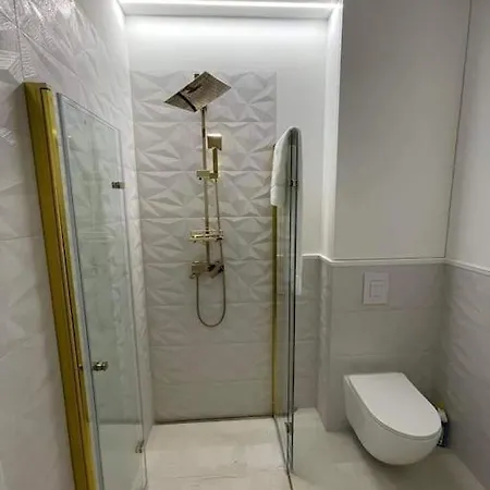 아파트 W Modernistycznej Kamienicy W Gdyni *