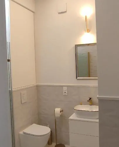 شقة W Modernistycznej Kamienicy W Gdyni *